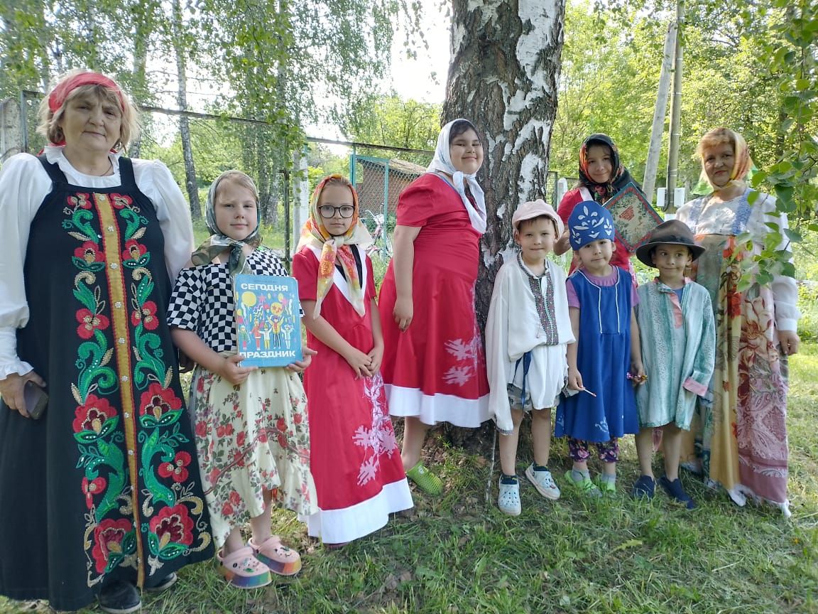 Встречаем праздник в народной одежде