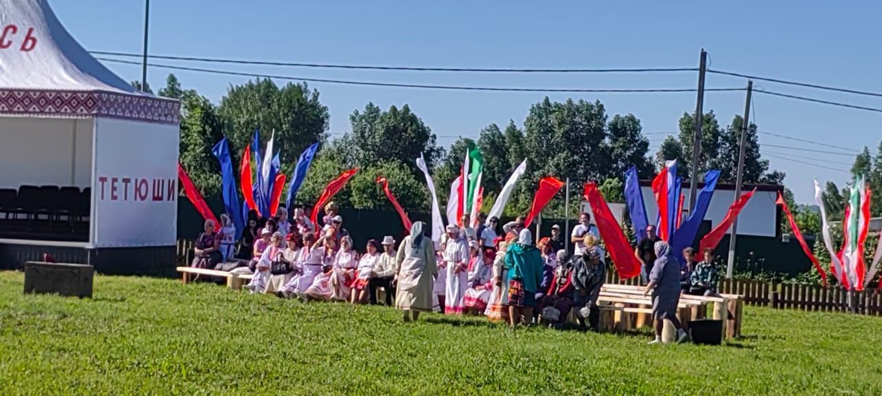 Поет мордва задорная, поет мордва певучая