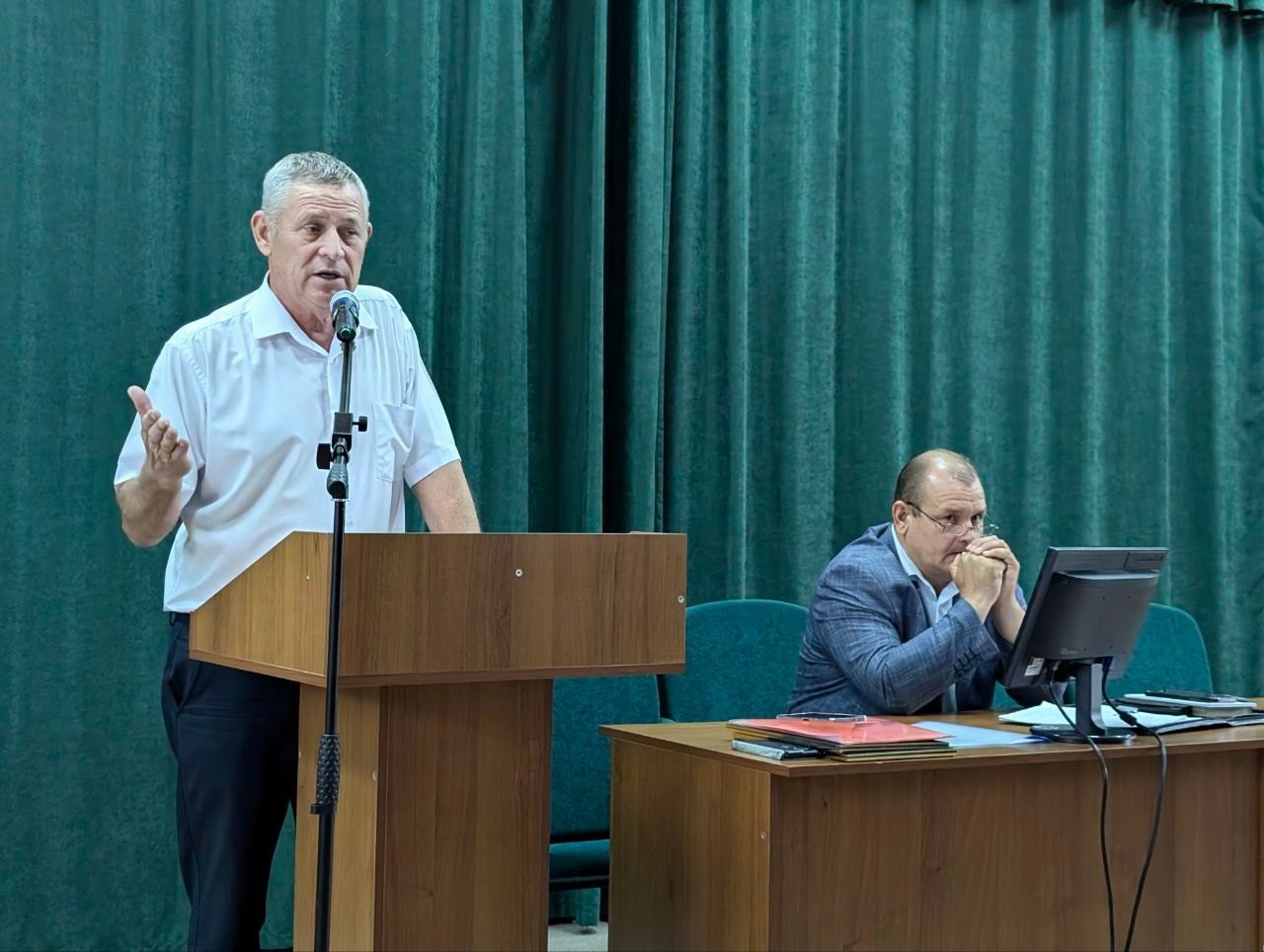 В Камско-Устьинском районе стартовали сходы граждан и встречи с трудовыми коллективами
