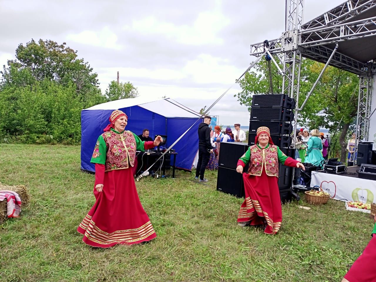 Яблочный Спас собрал сегодня на Венце нас