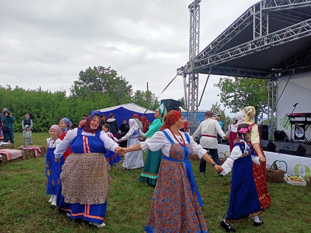 Яблочный Спас собрал сегодня на Венце нас