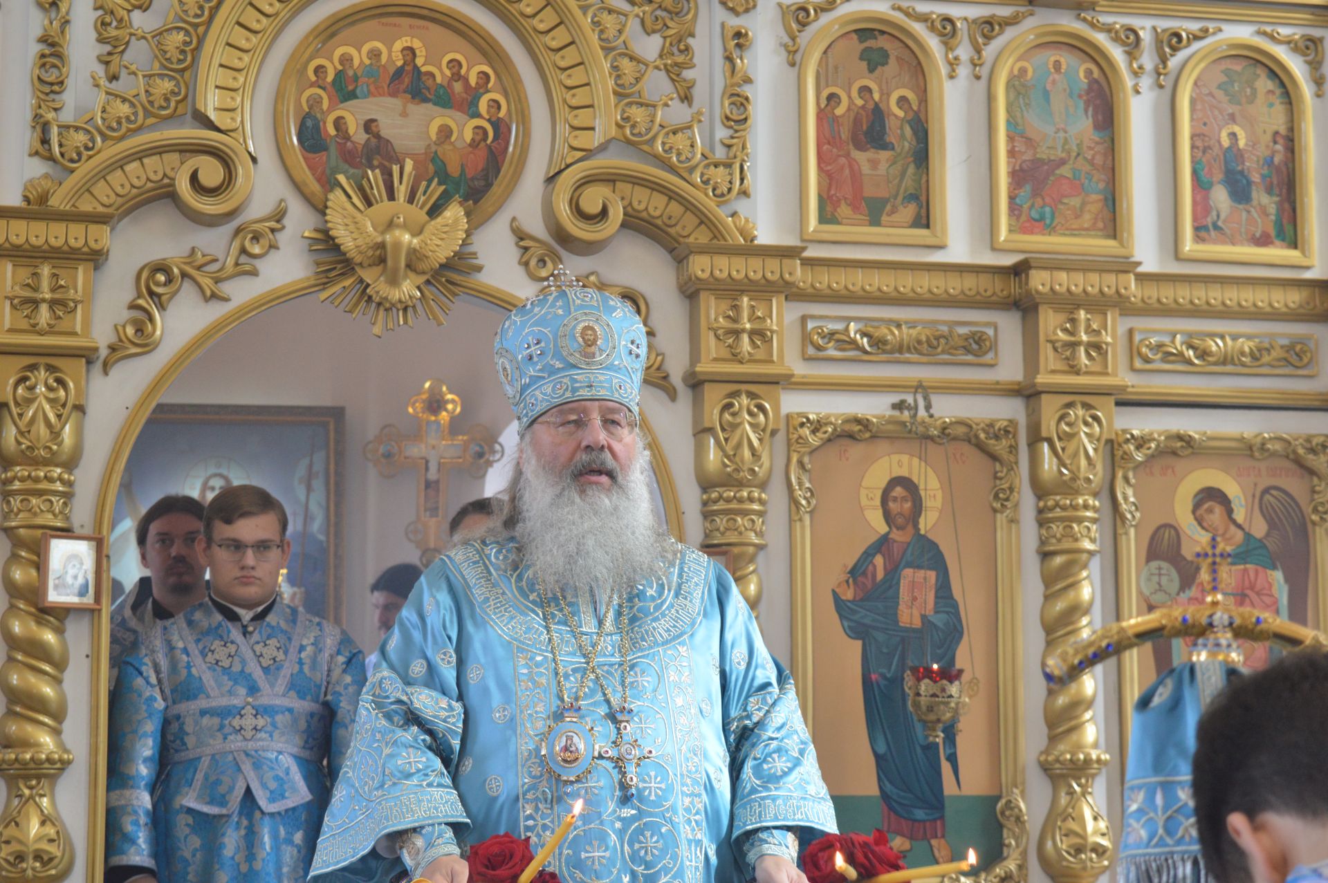 Службу в храме Камского Устья провел Митрополит