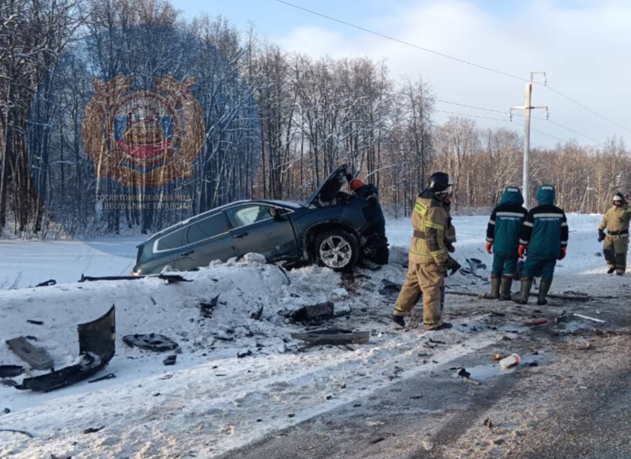 64-летний водитель иномарки погиб в массовом ДТП