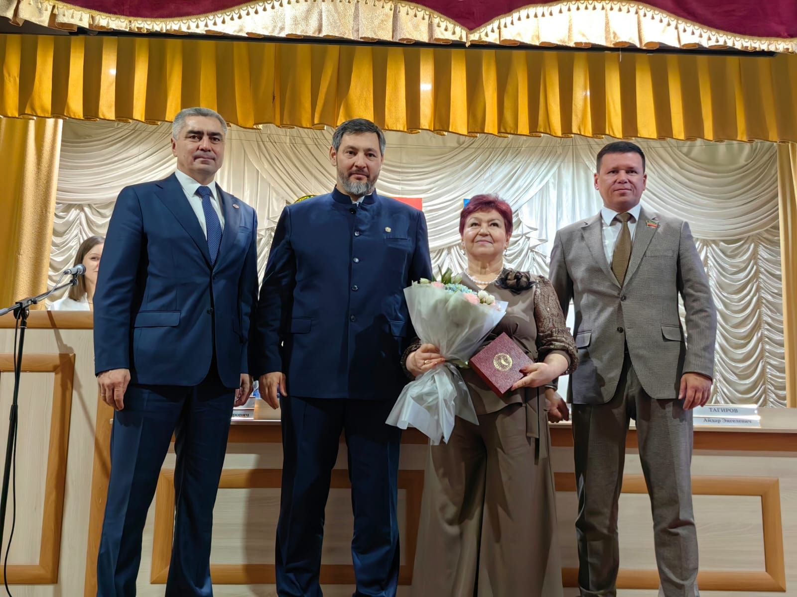 Активные жители Камско-Устьинского района отмечены наградами