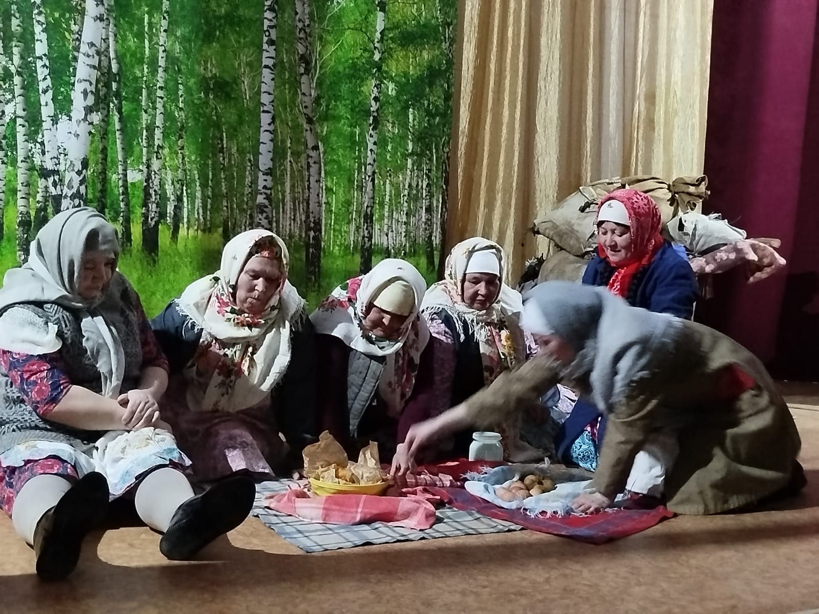 Малые Салтыки: на сцене - женщины 41-го