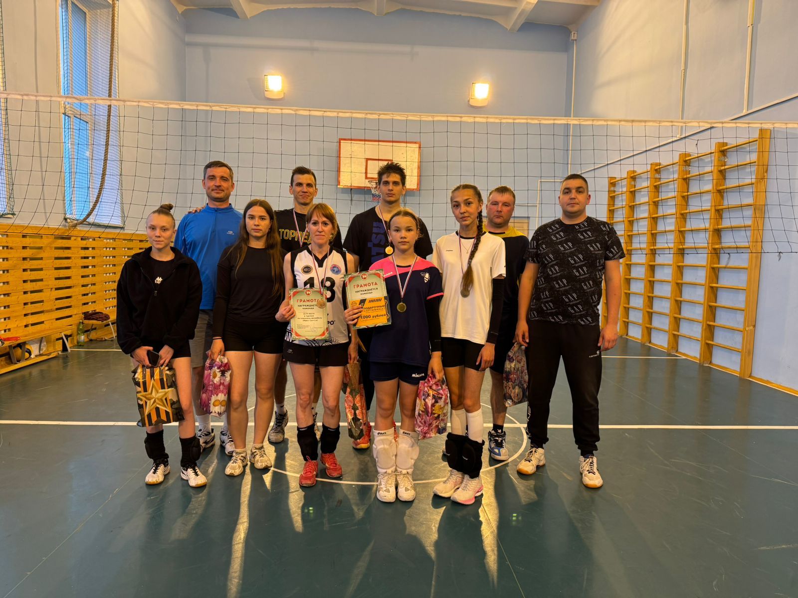 В спортивном зале Рудницкой школы состоялся волейбольный турнир