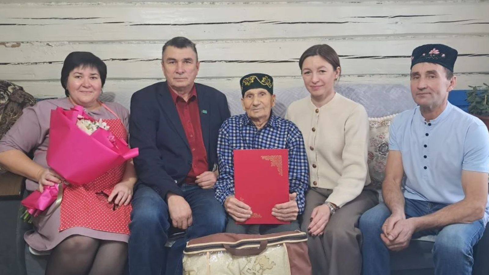 90-летний юбилей отметил Надир Габбасов из Клянчеево