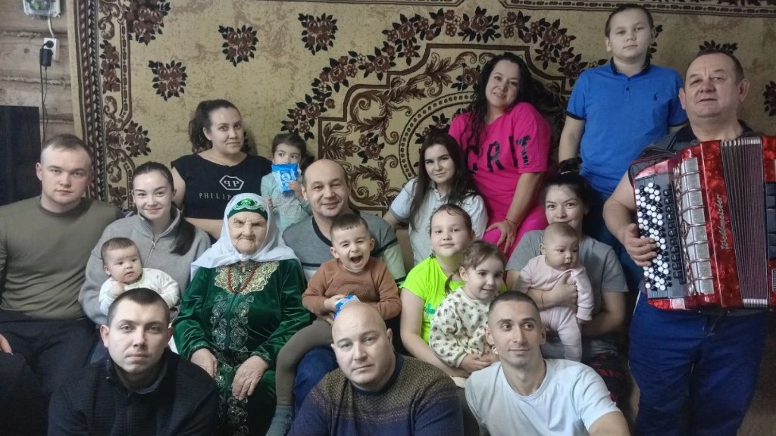 Миннизиган Миннигалиева: 7 детей, 17 внуков, 25 правнуков и одна правнучка