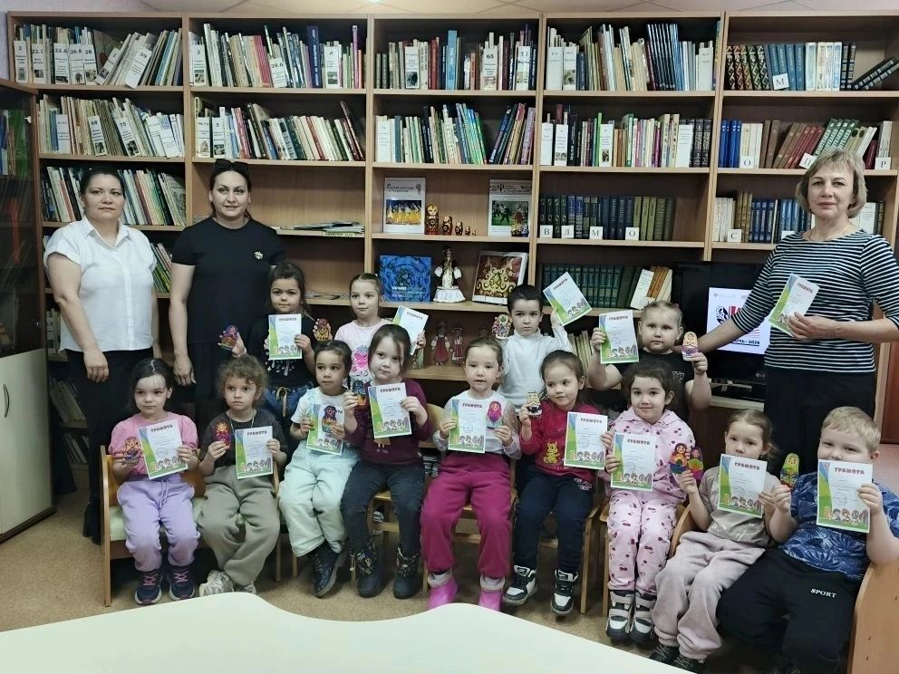 Тукай белэн яшибез