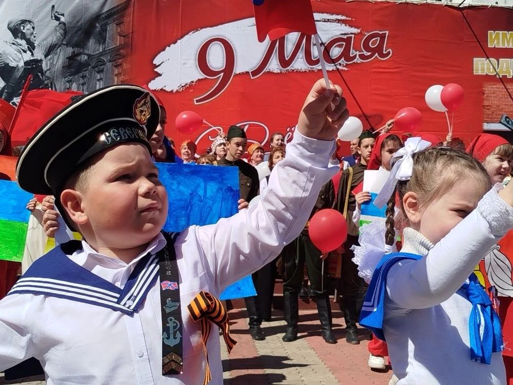 Концерт ко Дню Победы в Камском Устье объединил поколения