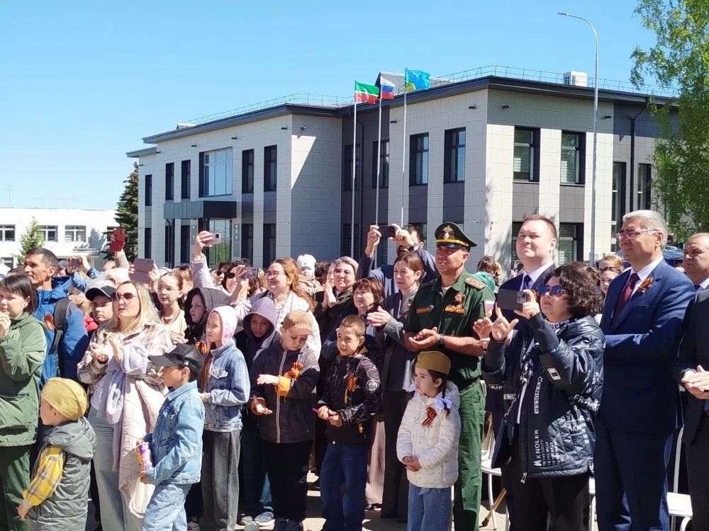 Концерт ко Дню Победы в Камском Устье объединил поколения