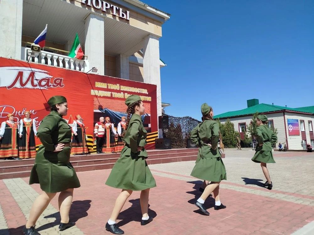 Концерт ко Дню Победы в Камском Устье объединил поколения