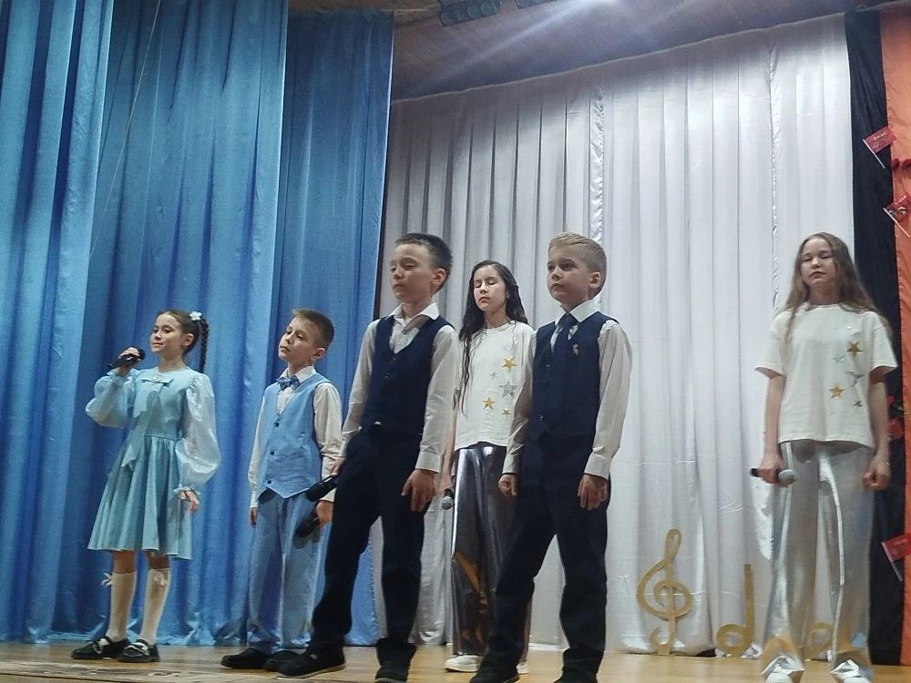В поселке речников звучат весна и музыка