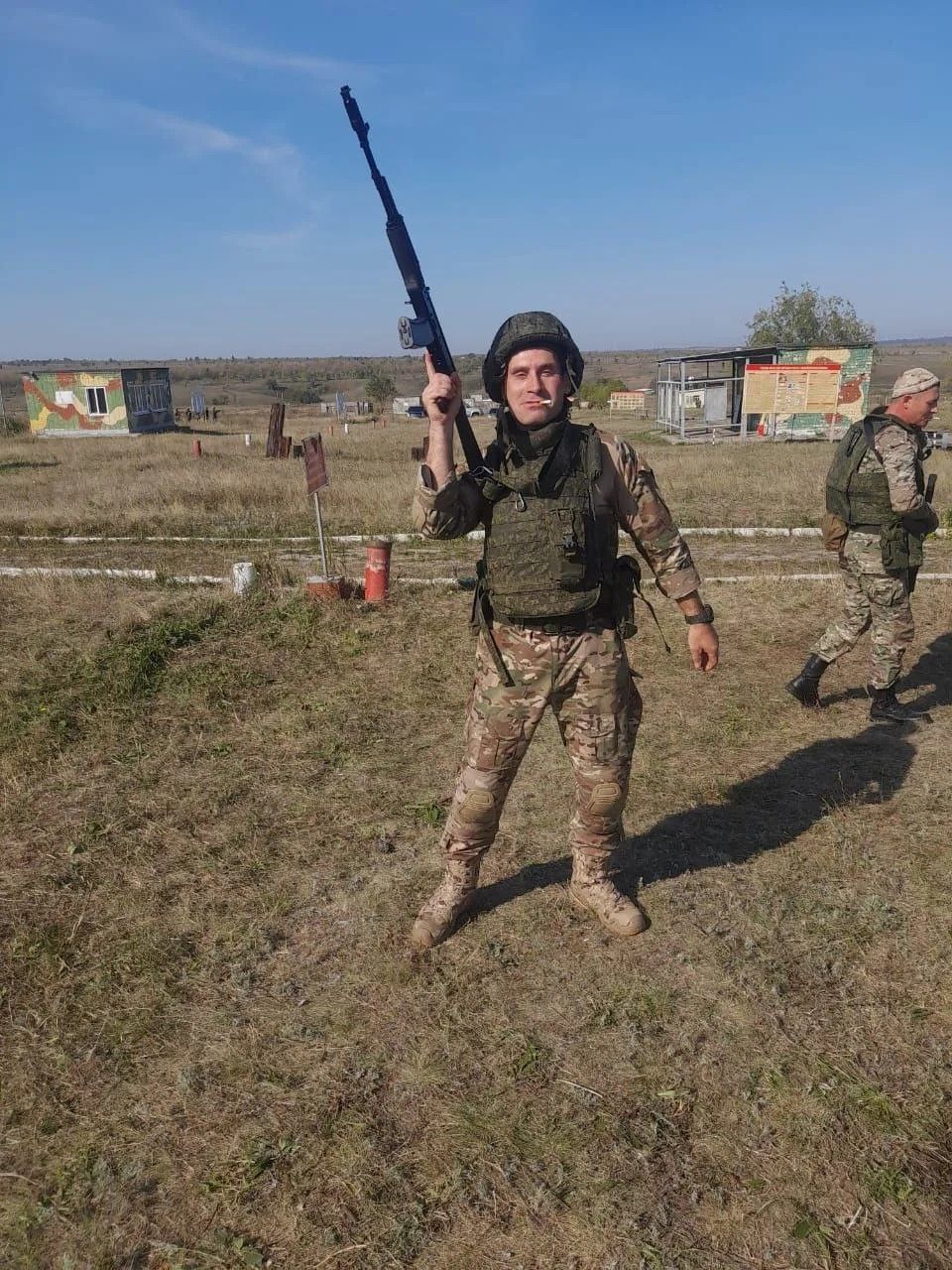 Батыр с русским именем Иван пишет Диктант Победы