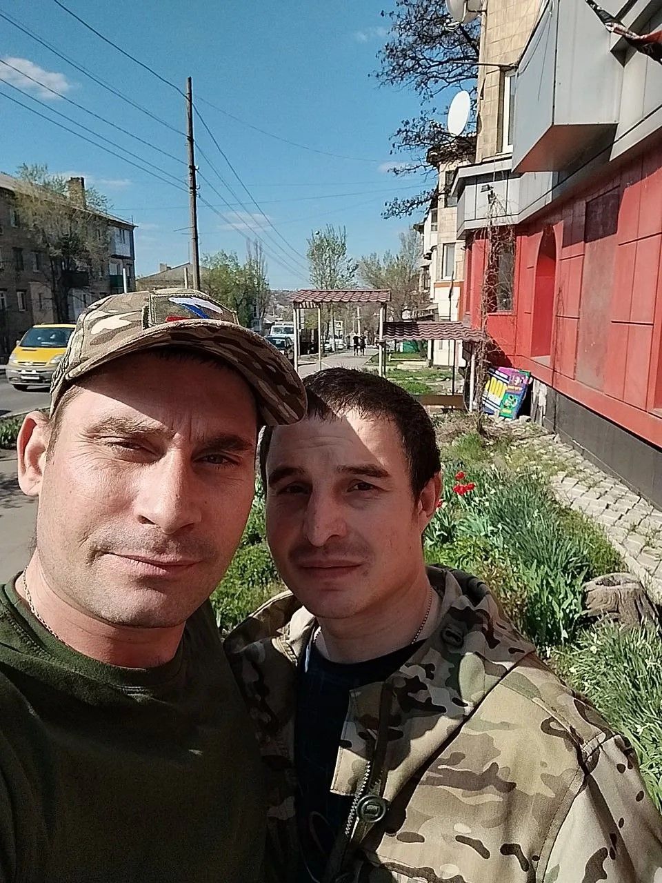 Батыр с русским именем Иван пишет Диктант Победы