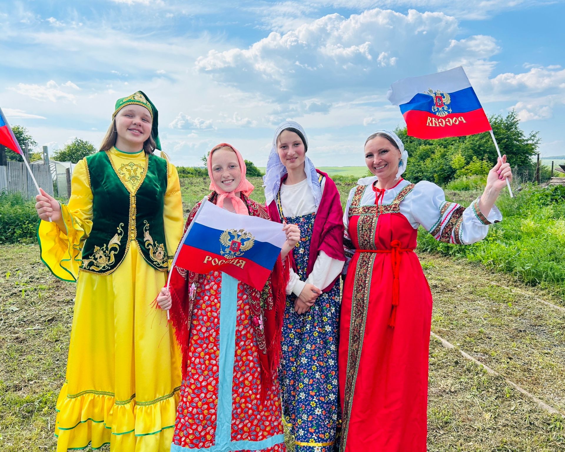 Камскоустьинцы приняли участие во Всероссийской акции «Надень народное на День России»