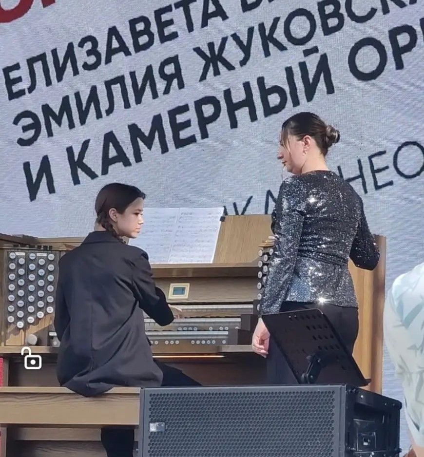 Фестиваль»Каракуз» - книжный развал под органную музыку