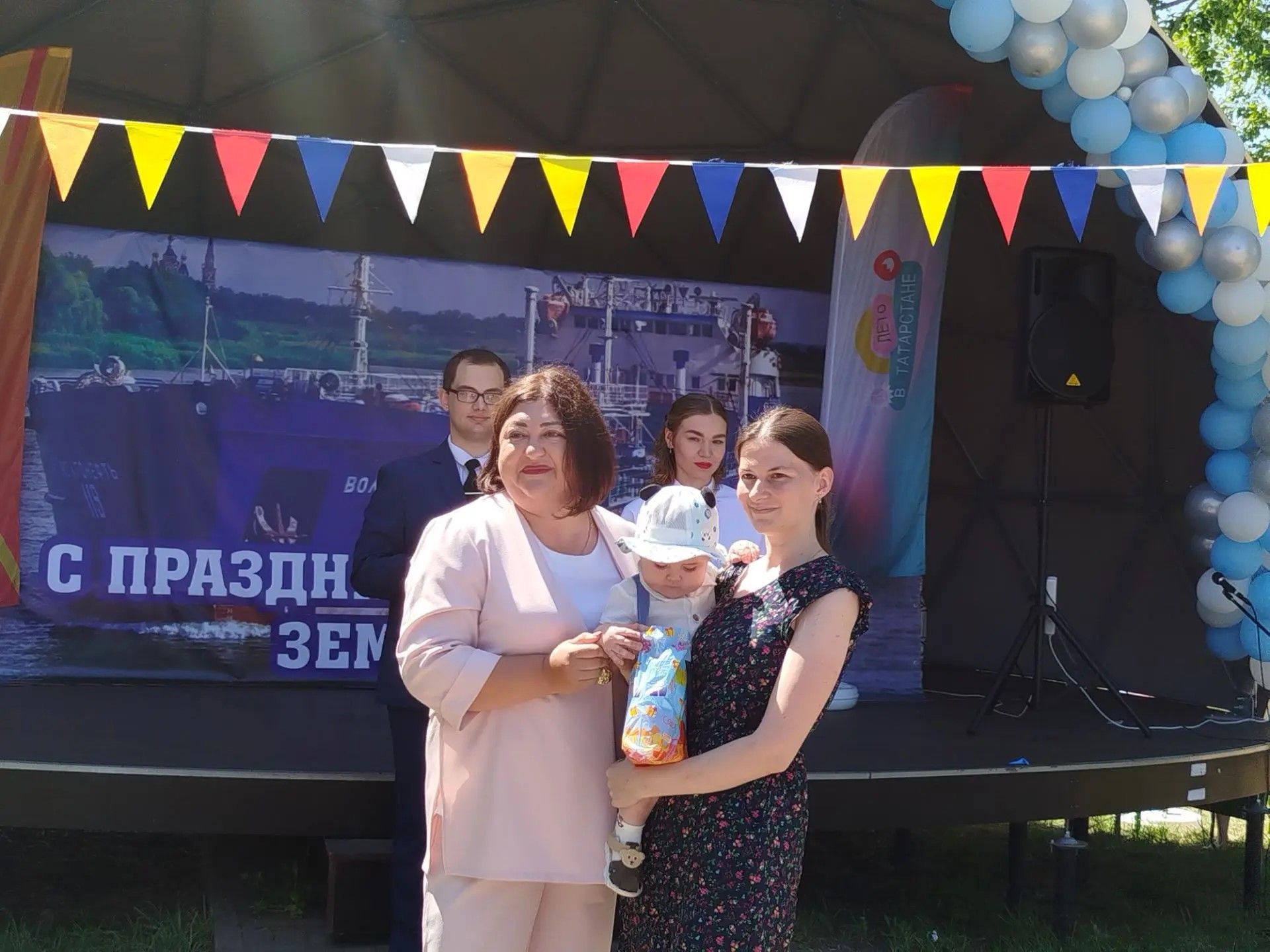 День речника встретили на яркой праздничной ВОЛНЕ