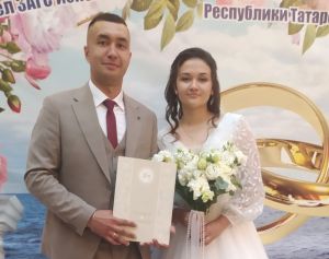В Камском Устье зарегистрирована новая семья