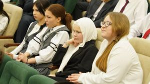 Урок цифровой безопасности: как школьникам Казани объяснили правила общения в мессенджерах