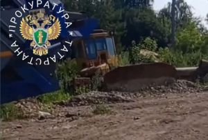 В Буинском районе мужчину насмерть придавило крышкой мусоровоза