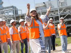 Строители будущего: в ОЭЗ «Алабуга» чествовали студентов и ветеранов движения