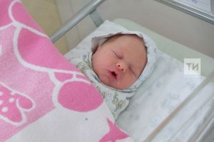 С заботой о самых маленьких: более тысячи новорожденных в Татарстане получили подарки от республики