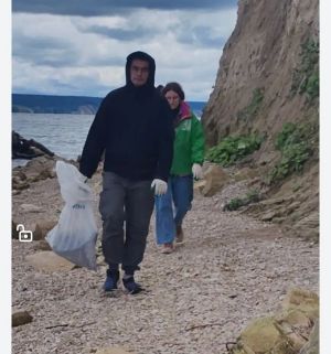 В Красновидово не только песни пели, но и берег убрали