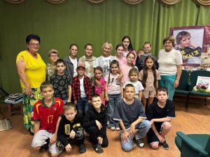 Заслуженная артистка Татарстана провела мастер-класс для детей в Больших Клярях