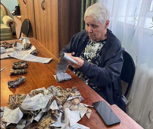 В Камском Устье провели мастер-класс по плетению маскировочных сетей