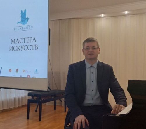 Преподаватель Камско-Устьинской ДМШ стал Лауреатом республиканского конкурса