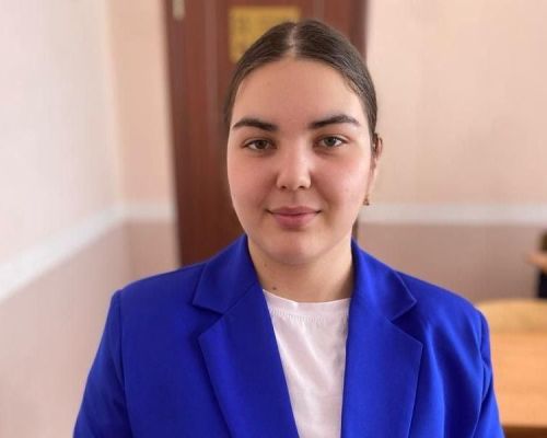 Төп ярдәмчесе һәм уң кулы