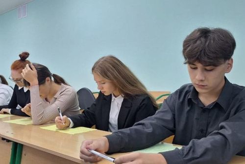 Учащиеся школ райцентра сдали автосессию