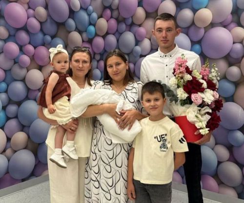Поздравляем семью Талиповых из Больших Салтыков с рождением ребенка