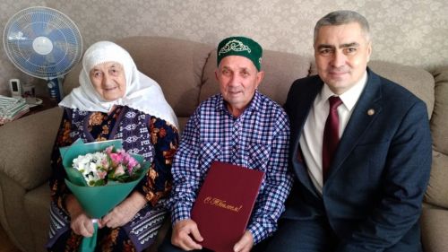90-летний юбилей отметил Гумеров Махмут Гумерович