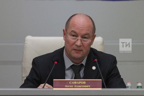 Асгат Сафаров поздравил журналистов республики с Днем российской печати