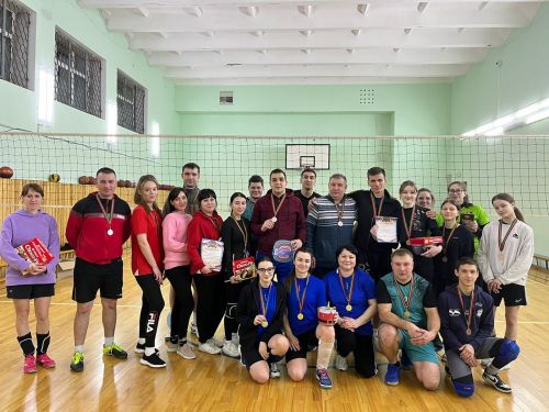 В волейбол играют все