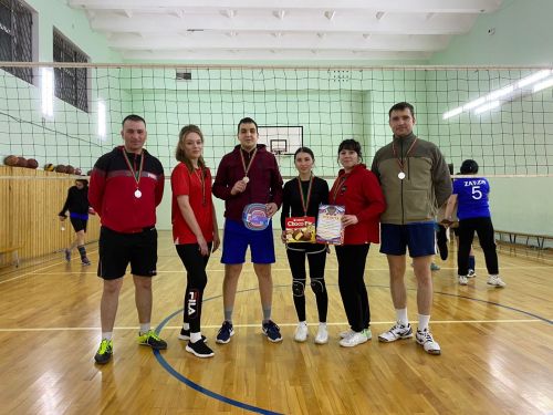 В волейбол играют все