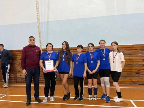 Первая игра женской волейбольной лиги прошла в районе