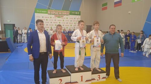 Камскоустьинские дзюдоисты состязались в Буинске