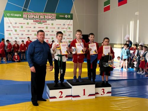 Камскоустьинские самбисты  стали призерами  турнира в Буинске