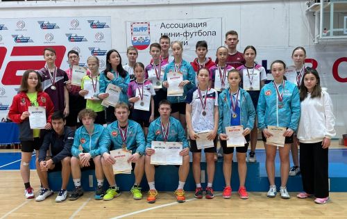 Нияз Галиханов занял три призовых места на Всероссийских соревнованиях по бадминтону