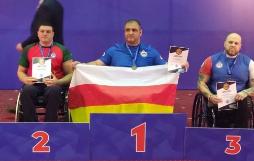 Динар Мифтахов получил серебро на чемпионате России по армрестлингу