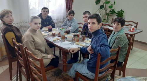 В Камском Устье делали куклу -МАСЛЕНИЦУ