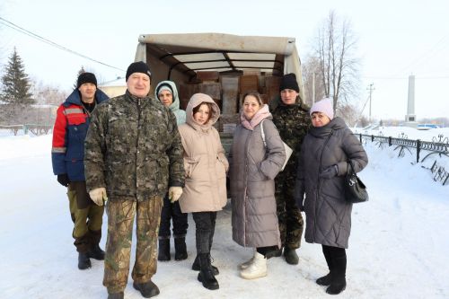Посылки для солдат собрали жители Камского Устья