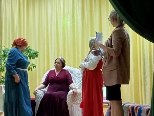 Красновидово: поют и танцуют все