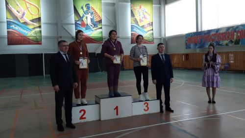 Грамоты победителям спартакиады вручил глава района