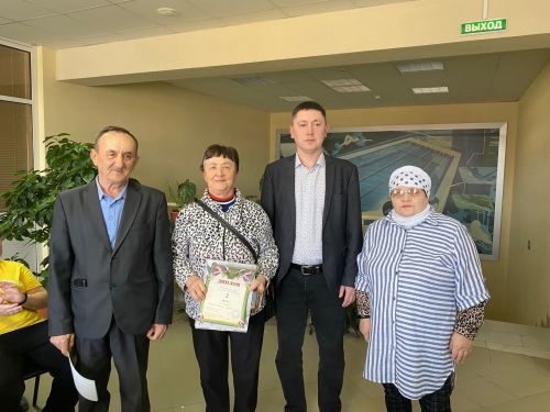 Ветераны и молодежь Камского Устья стали соперниками