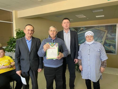 Ветераны и молодежь Камского Устья стали соперниками