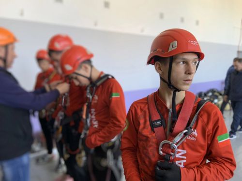 Команда Затонской школы приняла участие в чемпионате «Профессионалы»